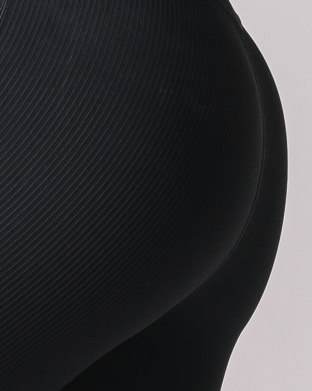 kadyluxe-womens-pocket-ilegging-black-closeup-texture