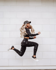 KADYLUXE® black star legging outfit on blogger Stephanie Danielle.